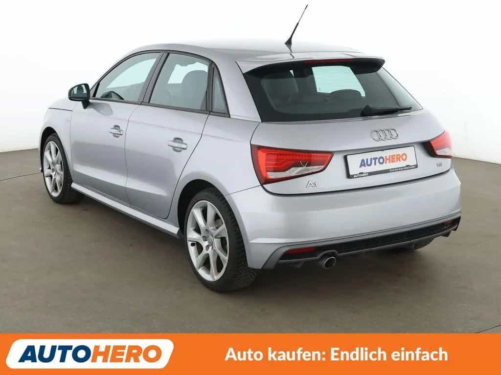 Audi A1 Sportback 1.6 TDI Sport Aut.*S-LINE*XENON*SHZ 03/2017-photo-3