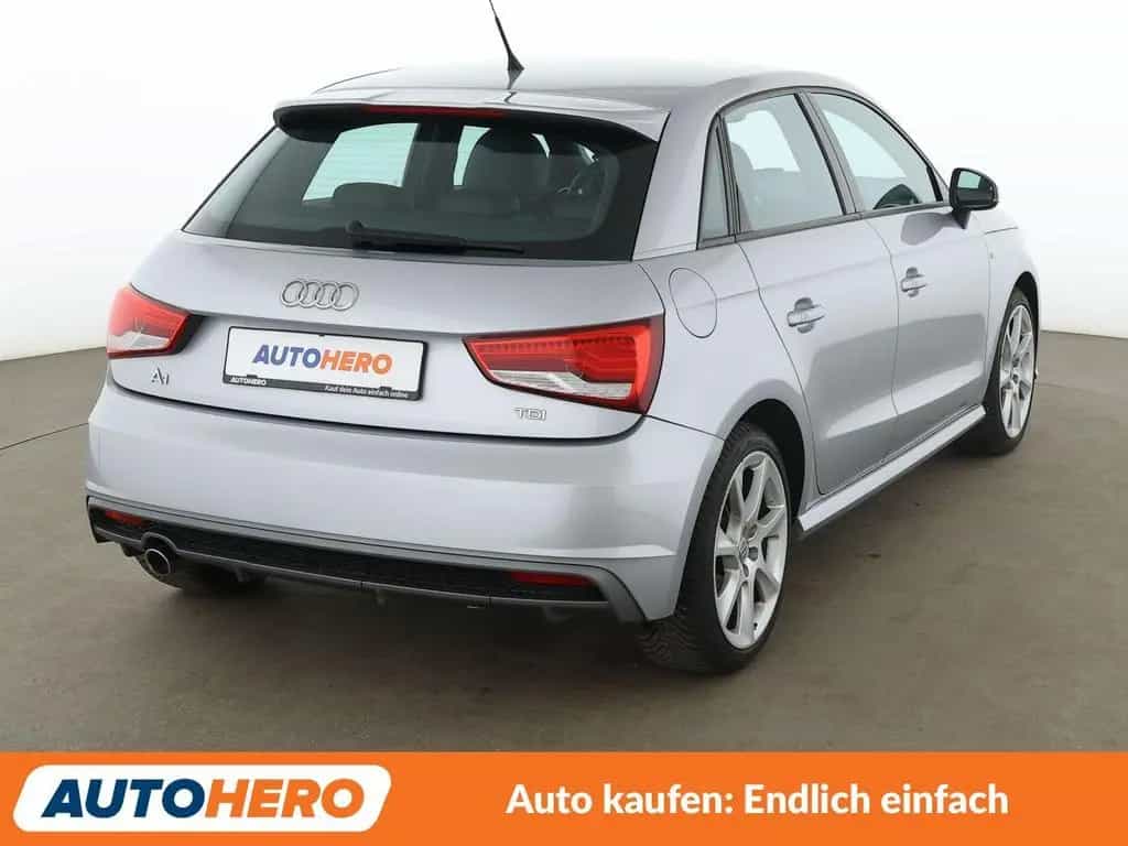 Audi A1 Sportback 1.6 TDI Sport Aut.*S-LINE*XENON*SHZ 03/2017-photo-5
