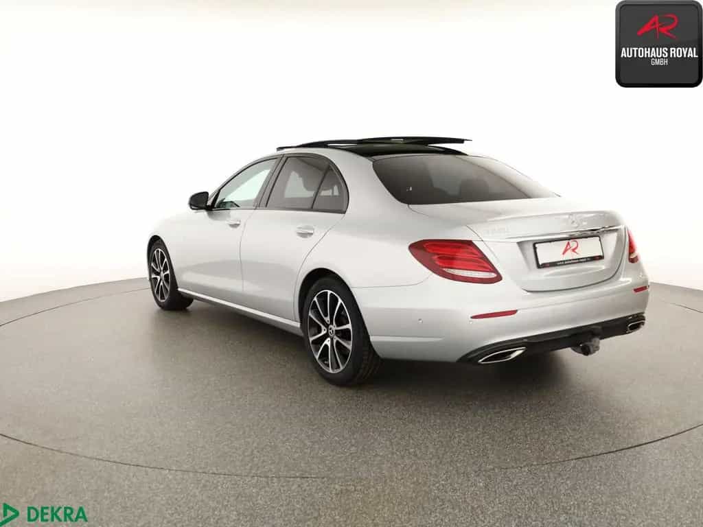 Mercedes-Benz E 250 AVANTGARDE PANO,DISTRO,MULTIBEAM,360GRAD 02/2018-photo-2