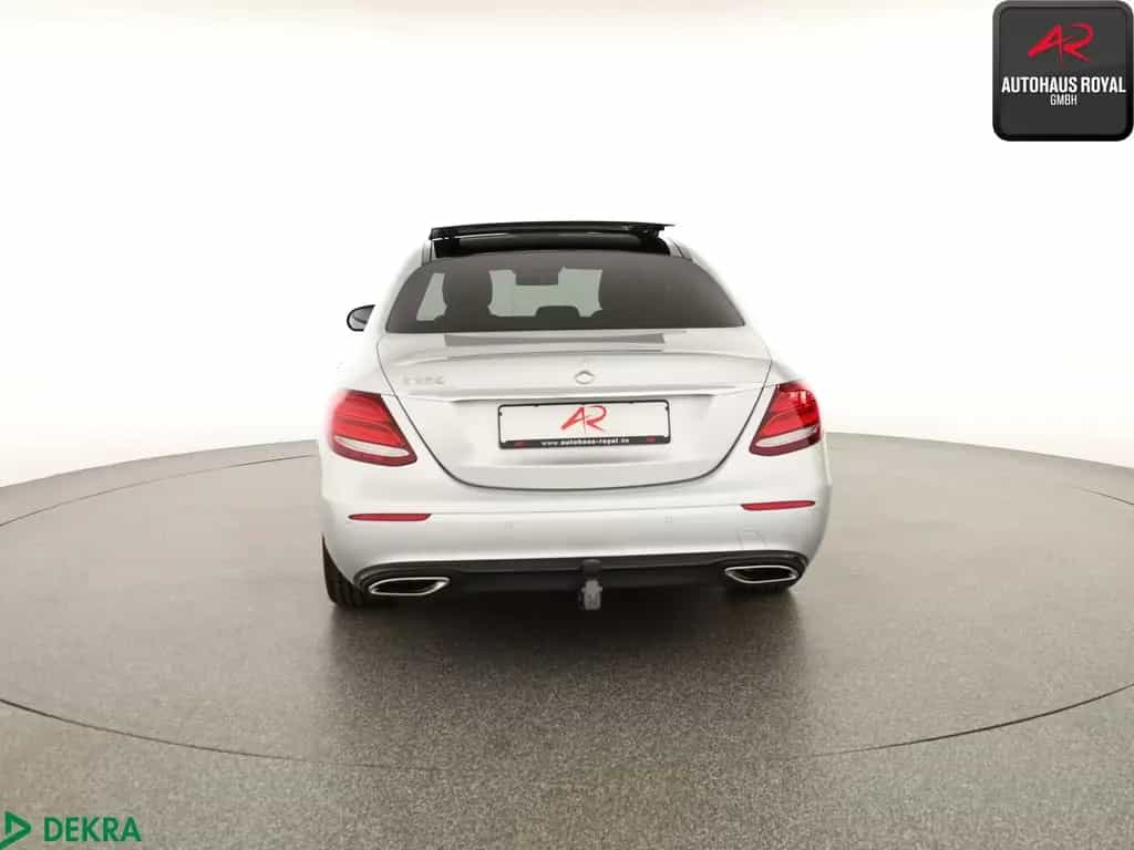 Mercedes-Benz E 250 AVANTGARDE PANO,DISTRO,MULTIBEAM,360GRAD 02/2018-photo-3