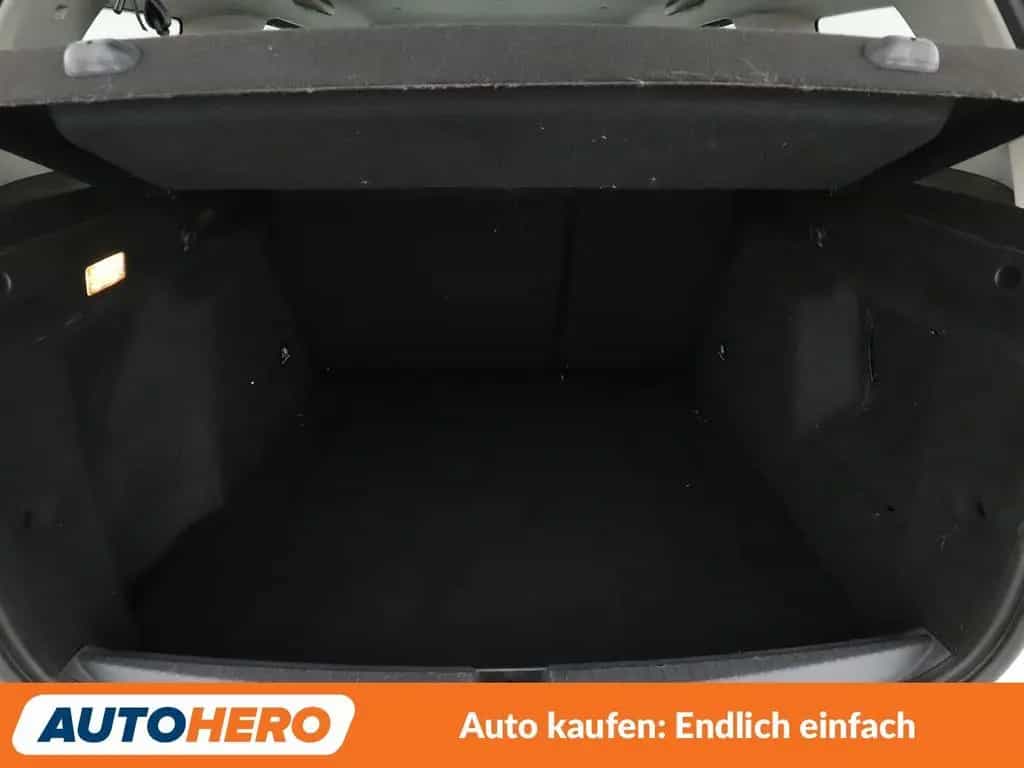 Dacia Duster 1.6 SCe Prestige *NAVI*CAM*TEMPO*ALU*AHK* 06/2019-photo-17