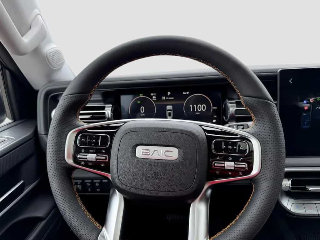 BAIC BJ40 Pro 2.0T Massage PANO LEDER 360° PDC 2,5to null-photo-17