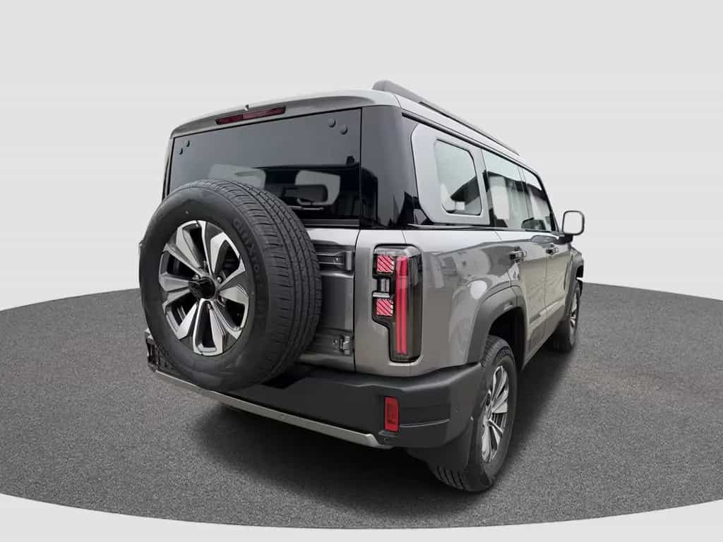 BAIC BJ40 Pro 2.0T Massage PANO LEDER 360° PDC 2,5to null-photo-2