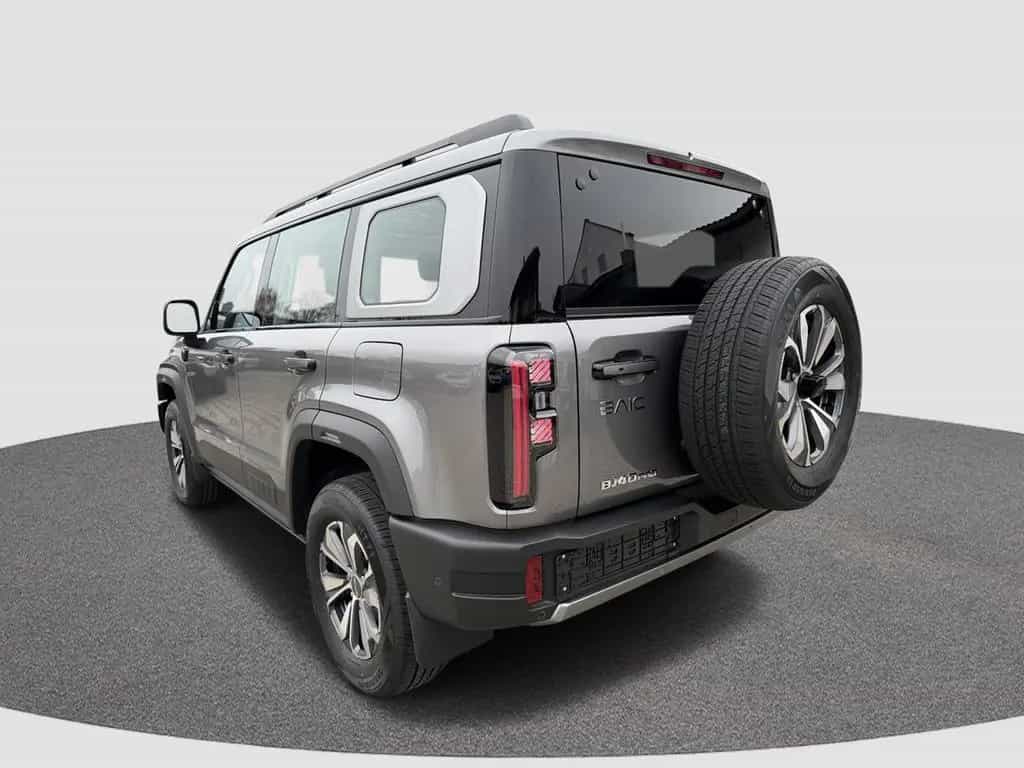 BAIC BJ40 Pro 2.0T Massage PANO LEDER 360° PDC 2,5to null-photo-3