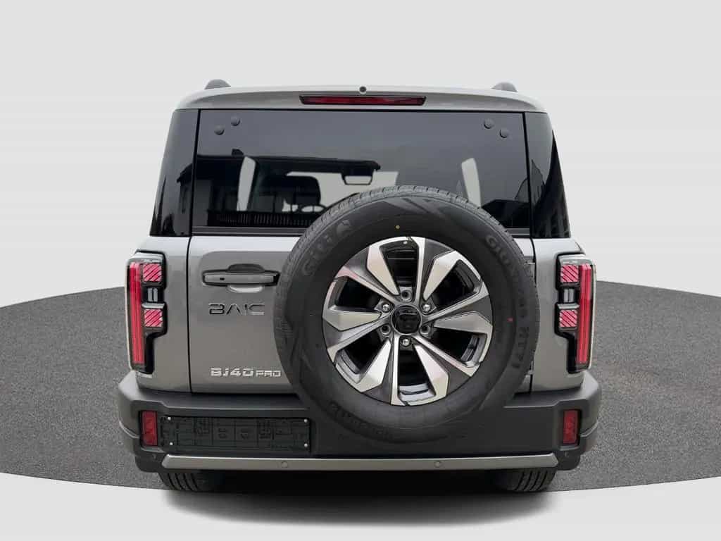 BAIC BJ40 Pro 2.0T Massage PANO LEDER 360° PDC 2,5to null-photo-9