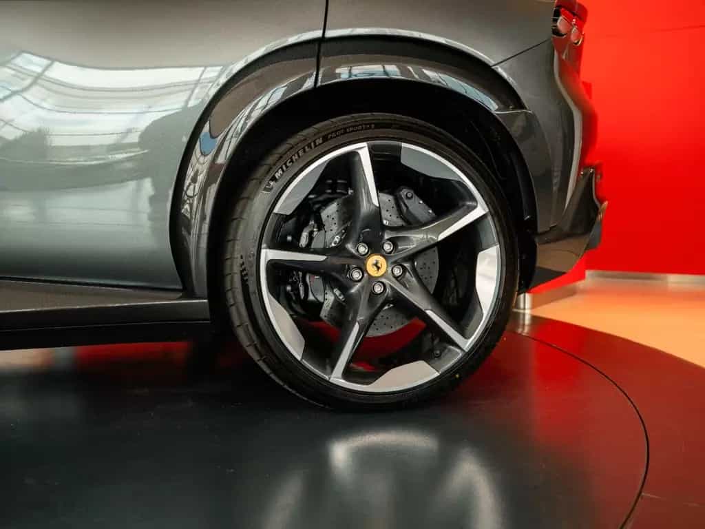 Ferrari Purosangue Massagesitz*Panoramadach*Burmester 03/2024-photo-10