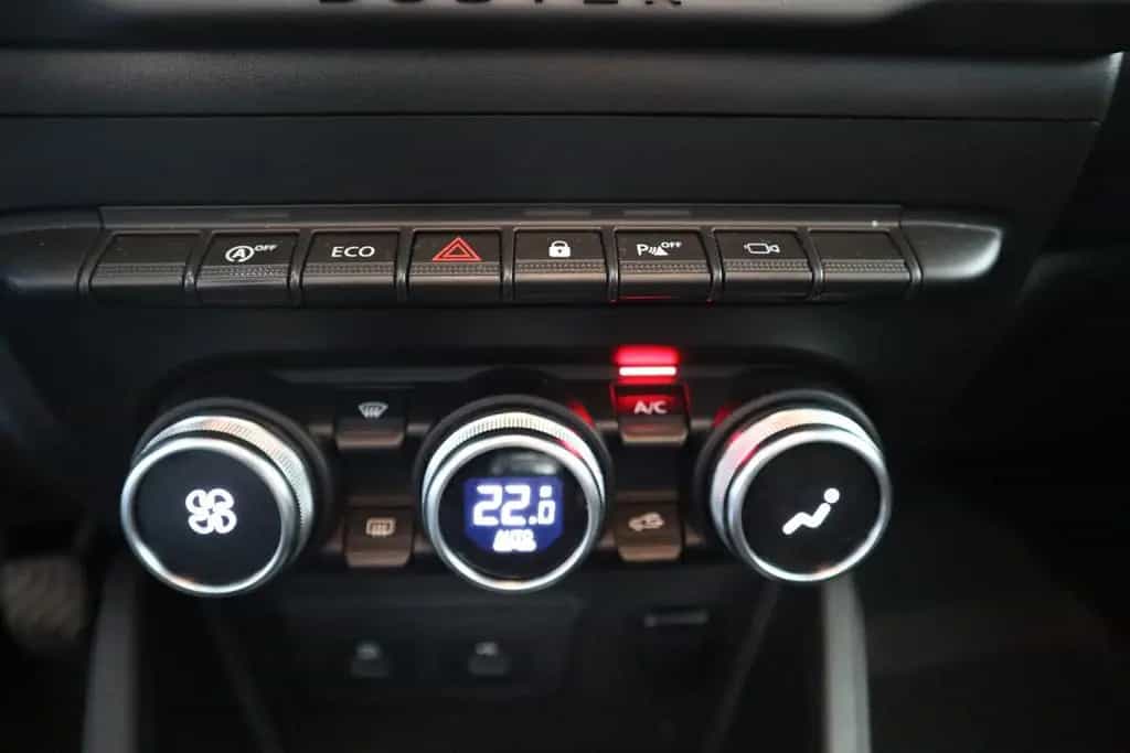 Dacia Duster II Extreme/NAVI/SHZ/LED/360°/KLIMA 11/2022-photo-31