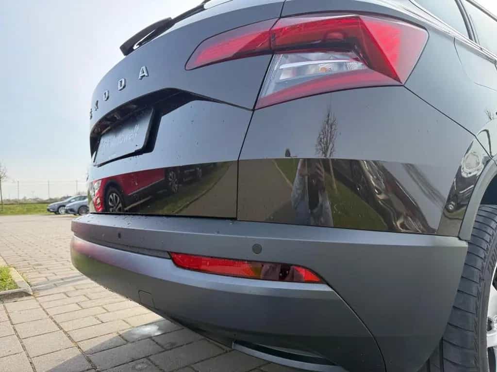 Skoda Karoq Style 1.5 TSI AHK Leder El. Heckklappe App 06/2021-photo-12