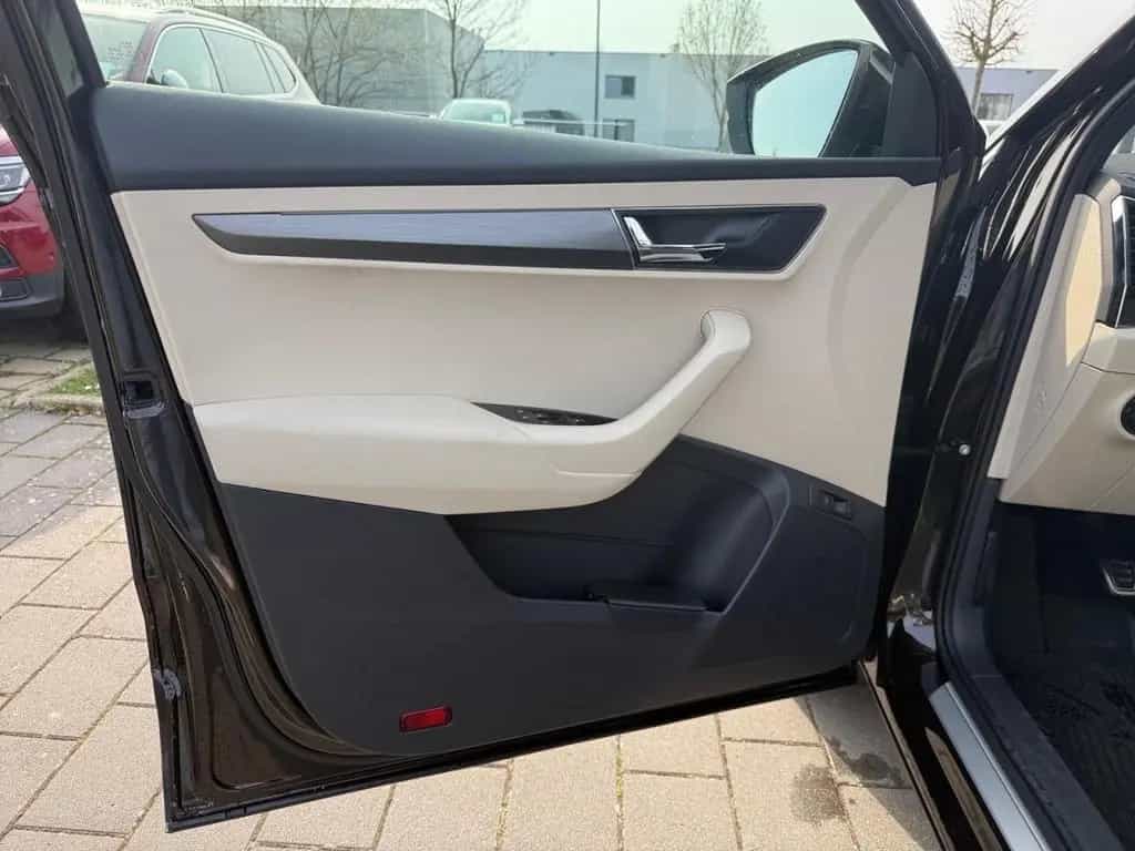 Skoda Karoq Style 1.5 TSI AHK Leder El. Heckklappe App 06/2021-photo-14