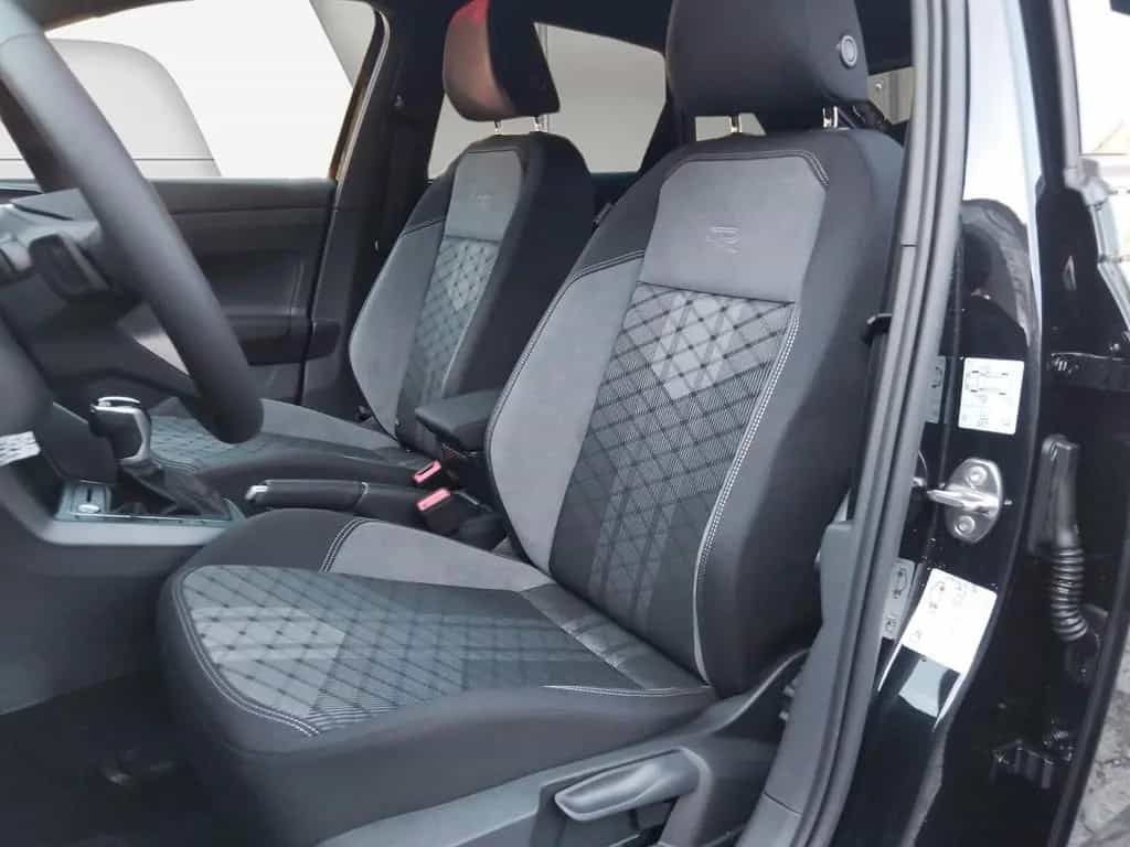 Volkswagen Taigo 1.5 TSI R Line  IQ Matrix Pano ACC 18" AHK null-photo-5