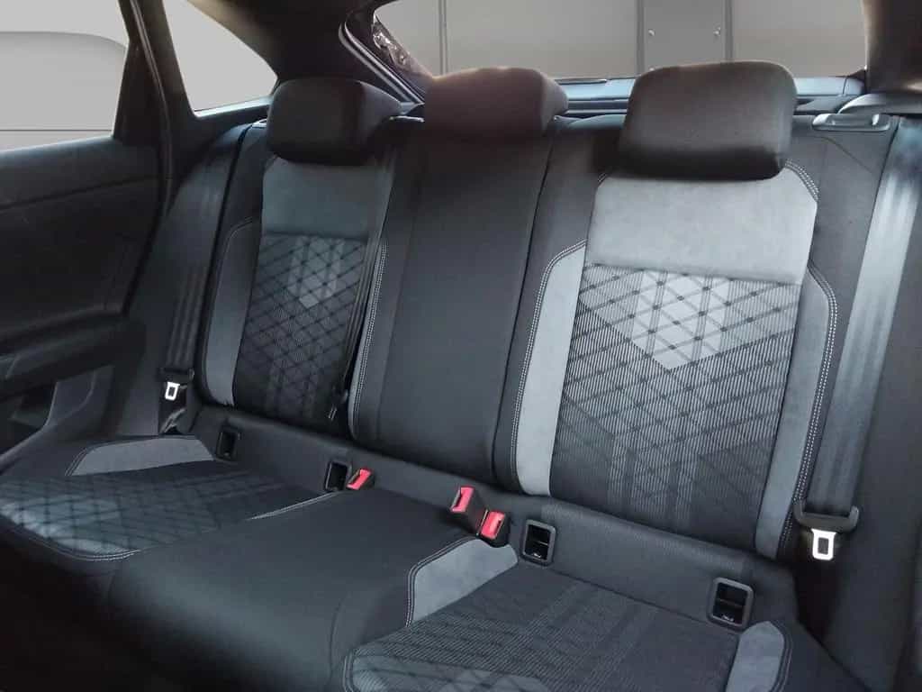 Volkswagen Taigo 1.5 TSI R Line  IQ Matrix Pano ACC 18" AHK null-photo-6