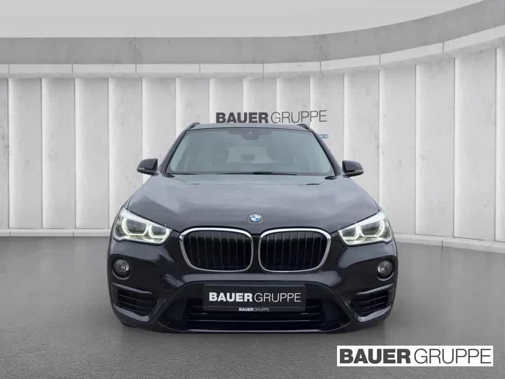 BMW X1 xDrive20d Sport Line HUD AHK Pano Navi LED So 02/2018-photo-1