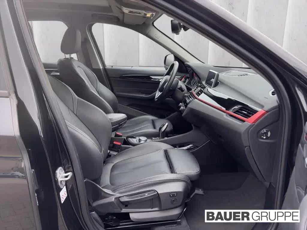 BMW X1 xDrive20d Sport Line HUD AHK Pano Navi LED So 02/2018-photo-18