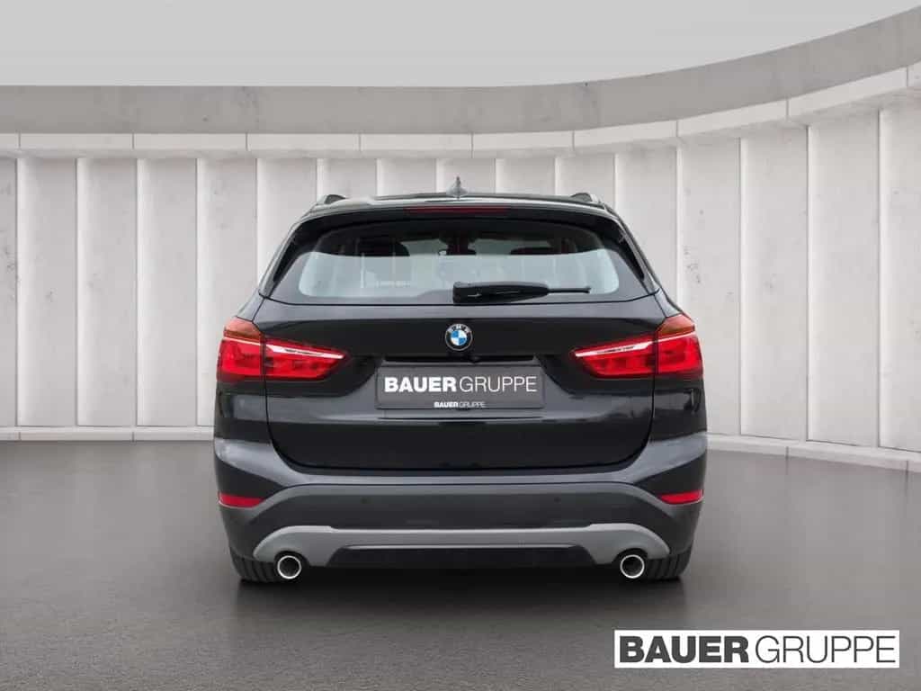 BMW X1 xDrive20d Sport Line HUD AHK Pano Navi LED So 02/2018-photo-4