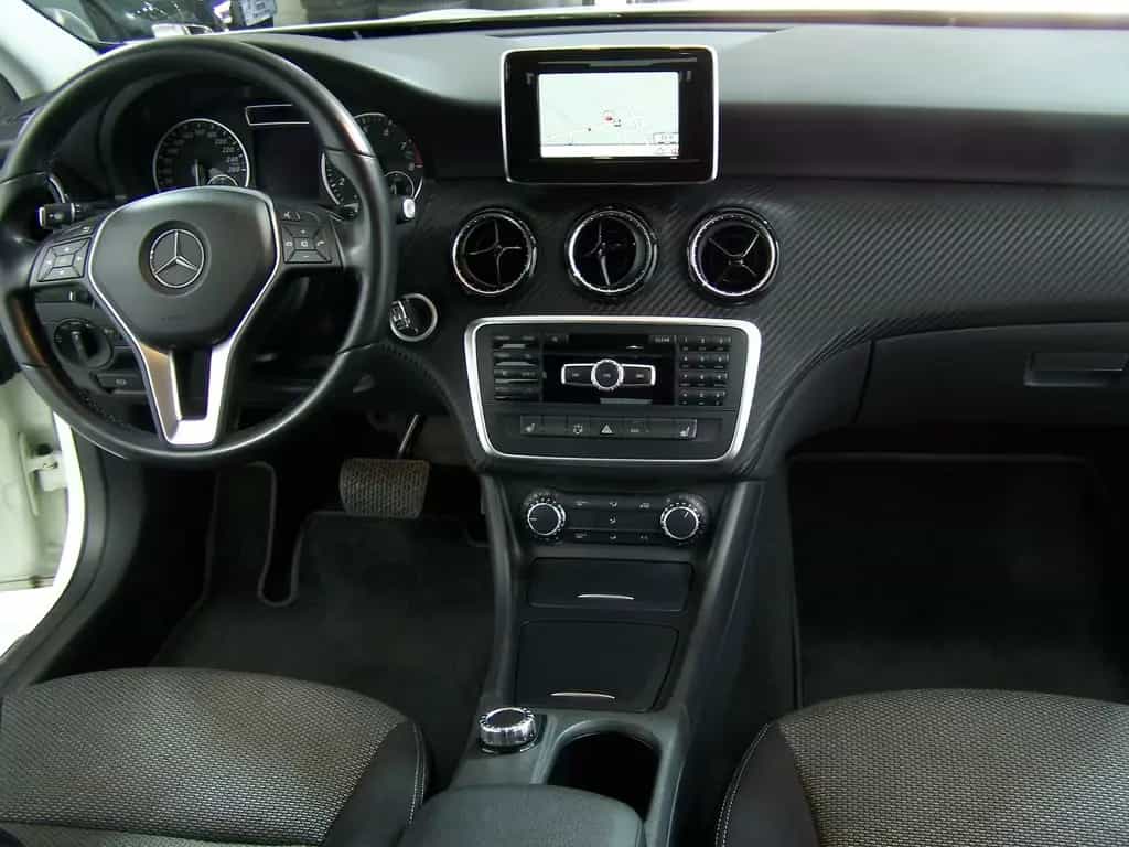 Mercedes-Benz GLA 200 AUTOM 1.HAND+NAVI+KAMERA+SITZH+TEMP+AMBI 05/2014-photo-10