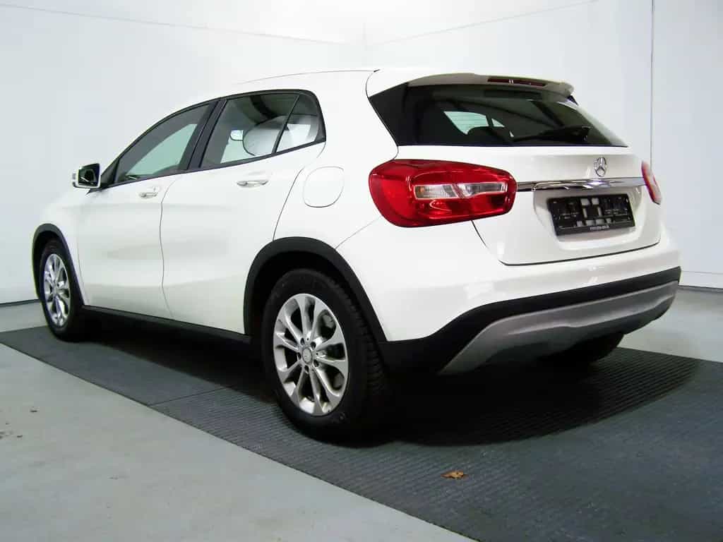 Mercedes-Benz GLA 200 AUTOM 1.HAND+NAVI+KAMERA+SITZH+TEMP+AMBI 05/2014-photo-12