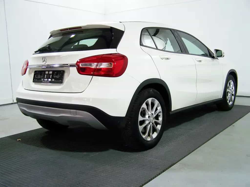 Mercedes-Benz GLA 200 AUTOM 1.HAND+NAVI+KAMERA+SITZH+TEMP+AMBI 05/2014-photo-14