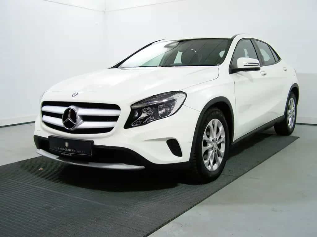 Mercedes-Benz GLA 200 AUTOM 1.HAND+NAVI+KAMERA+SITZH+TEMP+AMBI 05/2014-photo-3