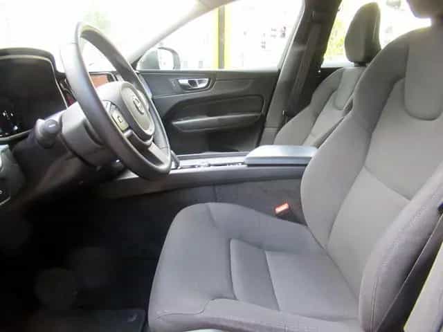 Volvo XC60 B4D Momentum Pro Aut Navi/PDC/LED/Virt 02/2022-photo-3