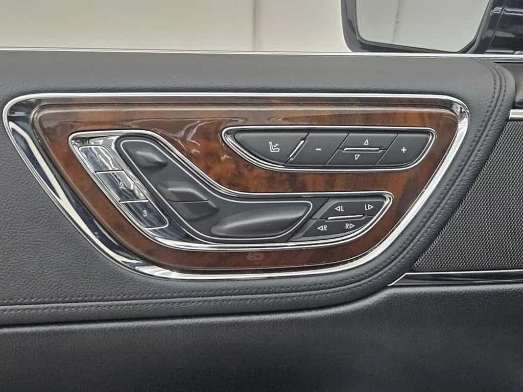 Lincoln Continental Reserve Massage Softclose HUD ACC 04/2019-photo-20