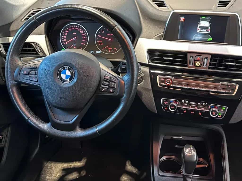 BMW X1 sDrive 18 i Advantage 1,5 01/2017-photo-9
