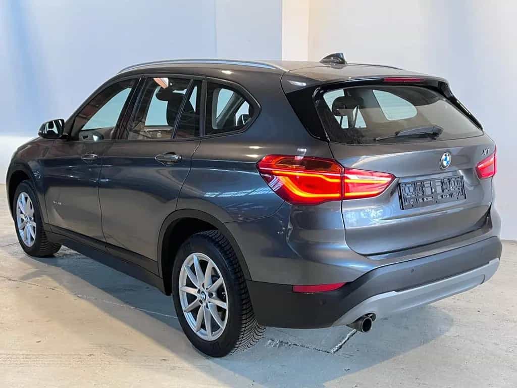 BMW X1 sDrive 18 i Advantage 1,5 01/2017-photo-2