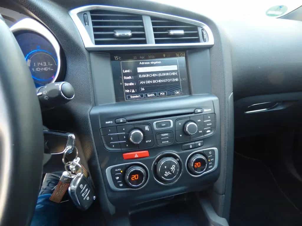 DS Automobiles DS4 Navi Sitzheizung Massagesitze Totewinklelass 02/2015-photo-15