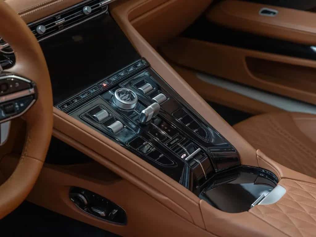 Aston Martin DB12 Volante | Q - Options | Jewellery Pack 04/2025-photo-20
