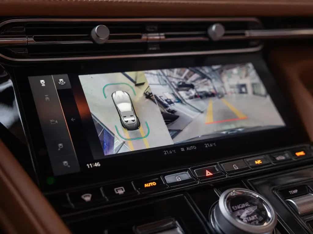 Aston Martin DB12 Volante | Q - Options | Jewellery Pack 04/2025-photo-21