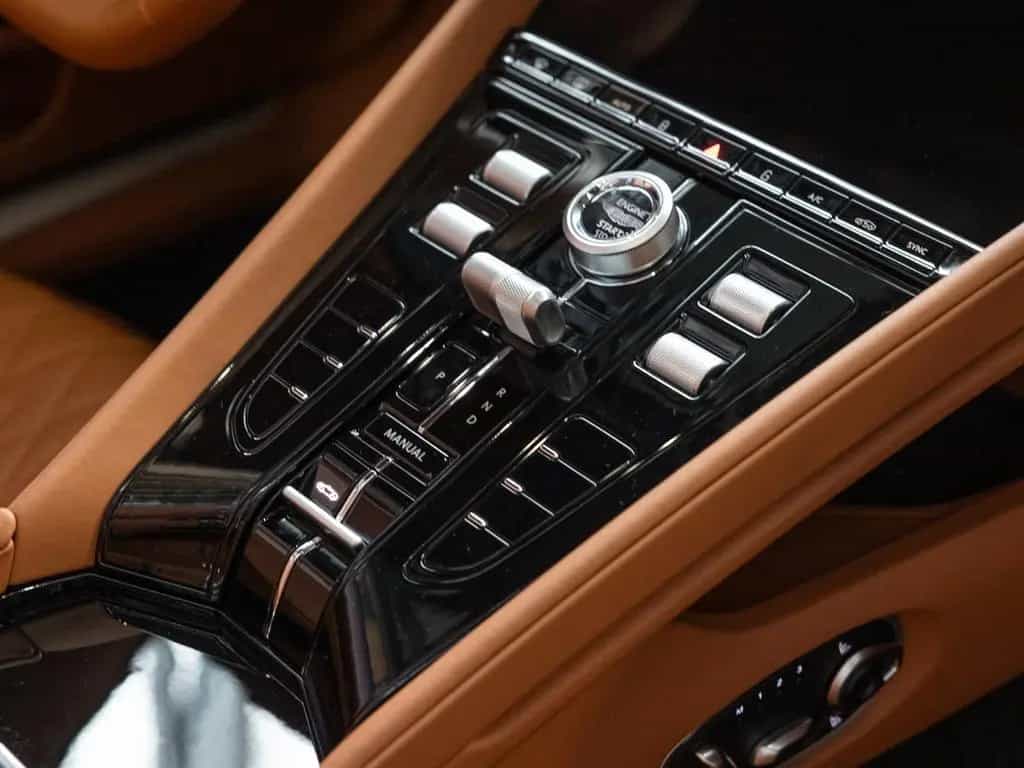 Aston Martin DB12 Volante | Q - Options | Jewellery Pack 04/2025-photo-25
