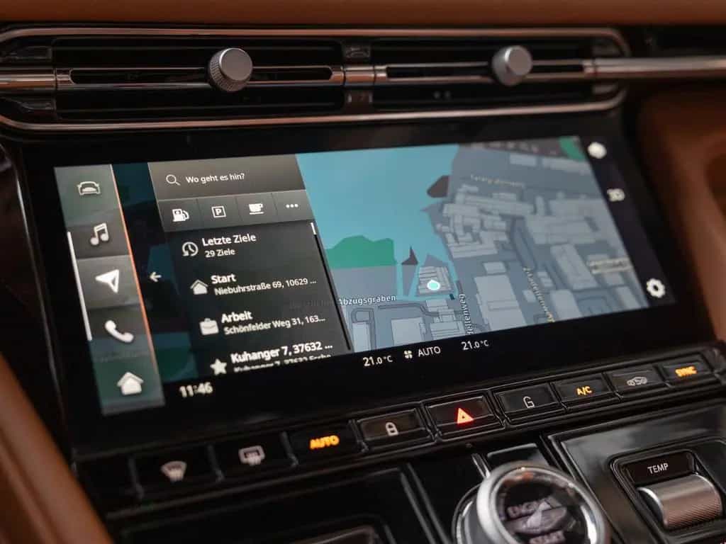 Aston Martin DB12 Volante | Q - Options | Jewellery Pack 04/2025-photo-29