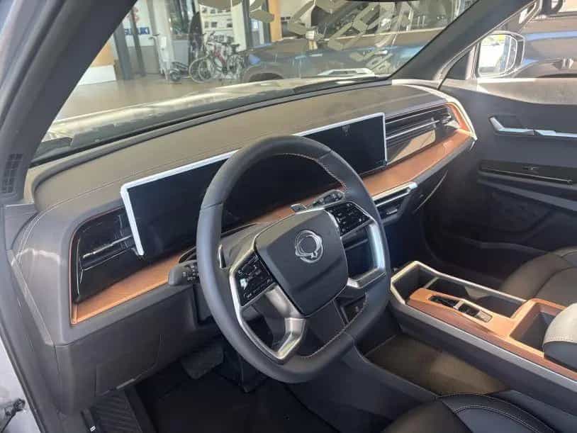 KGM Torres NOMAD +Navi+Carplay+RCam+Ambiente+LED+ null-photo-12