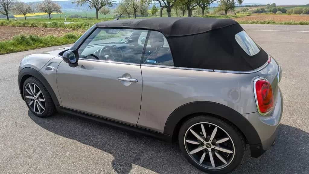 MINI Cooper Cabrio 02/2017-photo-4