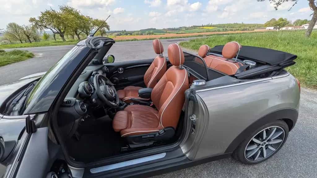 MINI Cooper Cabrio 02/2017-photo-8