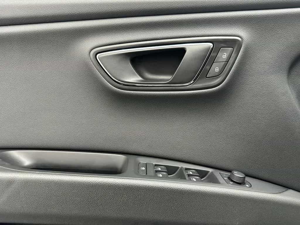 Seat Leon Style "MULTI-SITZH-PDC-ALU-TEMPO" 05/2017-photo-18