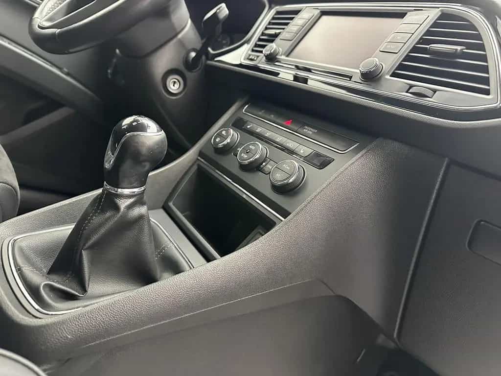 Seat Leon Style "MULTI-SITZH-PDC-ALU-TEMPO" 05/2017-photo-9