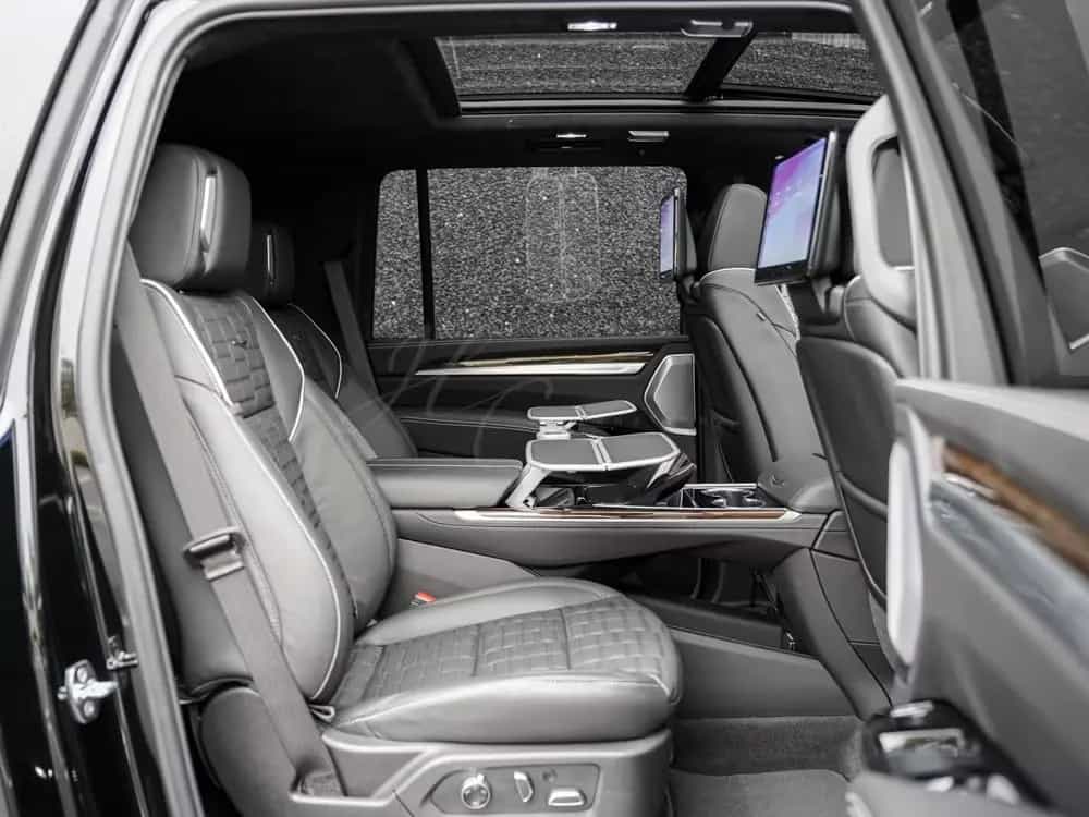 Cadillac 2026 ESV Sport Platinum € 121000 T1 PRICE null-photo-10