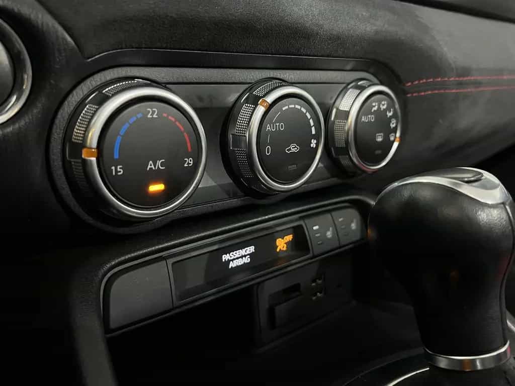 Abarth 124 Spider Automatik *PDC*Bluetooth*Navi*Brembo* 03/2017-photo-25