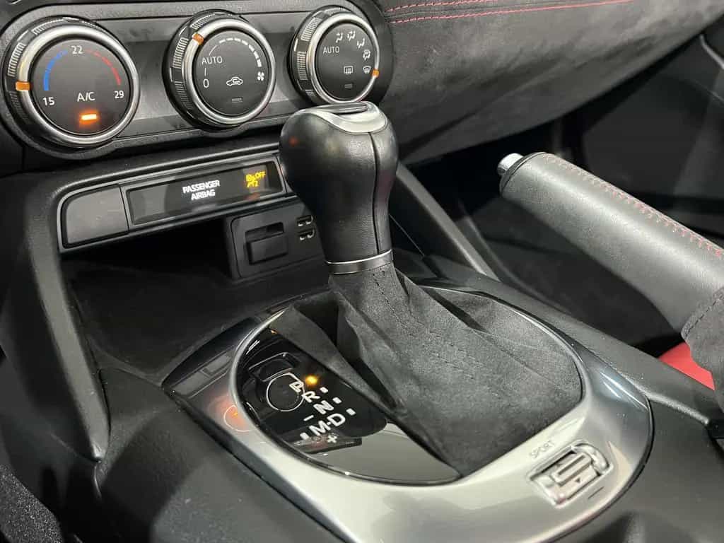 Abarth 124 Spider Automatik *PDC*Bluetooth*Navi*Brembo* 03/2017-photo-26