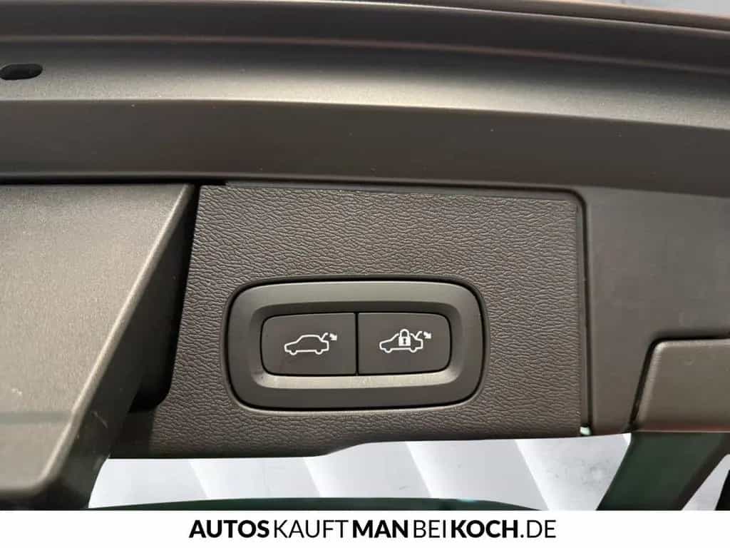 Volvo XC60 B4D 2WD Plus Dark ACC HBeam 360º 4xSHz HK 03/2023-photo-16