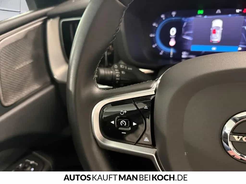 Volvo XC60 B4D 2WD Plus Dark ACC HBeam 360º 4xSHz HK 03/2023-photo-21