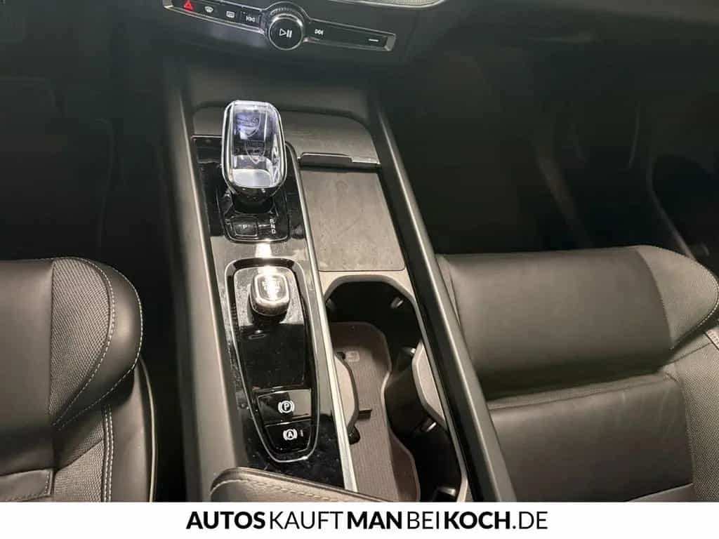 Volvo XC60 B4D 2WD Plus Dark ACC HBeam 360º 4xSHz HK 03/2023-photo-30