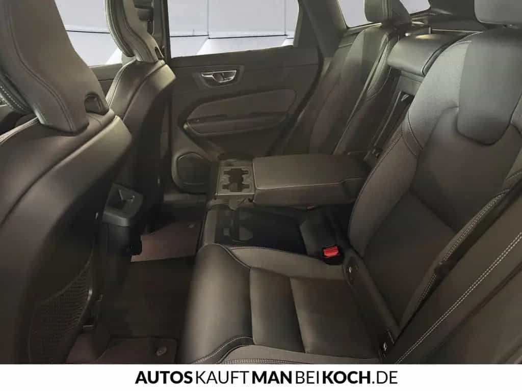 Volvo XC60 B4D 2WD Plus Dark ACC HBeam 360º 4xSHz HK 03/2023-photo-8