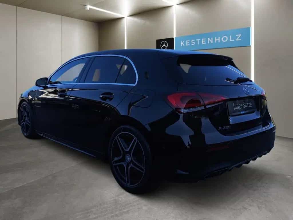 Mercedes-Benz A-Class 250 AMG LED Kamera Spurhalt-Ass Totwinkel PTS 06/2019-photo-4