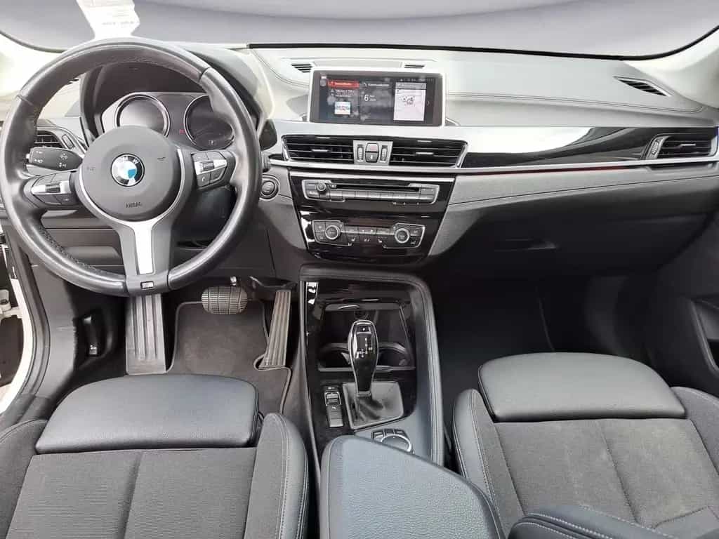 BMW X1 sDrive20i Sport Line Steptronic DCT Panorama 03/2020-photo-10