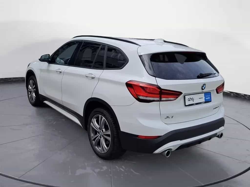 BMW X1 sDrive20i Sport Line Steptronic DCT Panorama 03/2020-photo-3