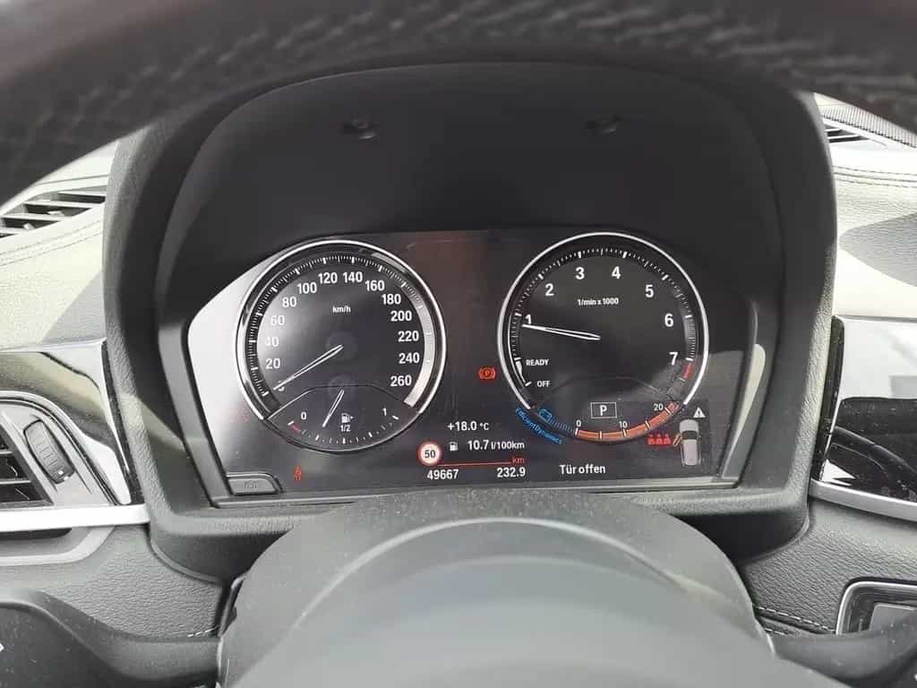 BMW X1 sDrive20i Sport Line Steptronic DCT Panorama 03/2020-photo-9