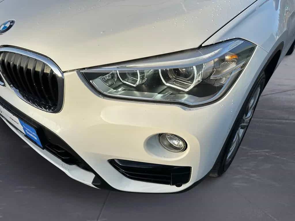 BMW X1 xDrive20i Sport Line Navi Aut. PDC Sitzheizun 04/2018-photo-12