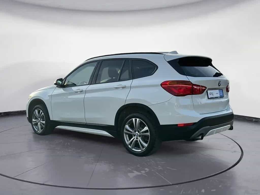 BMW X1 xDrive20i Sport Line Navi Aut. PDC Sitzheizun 04/2018-photo-3