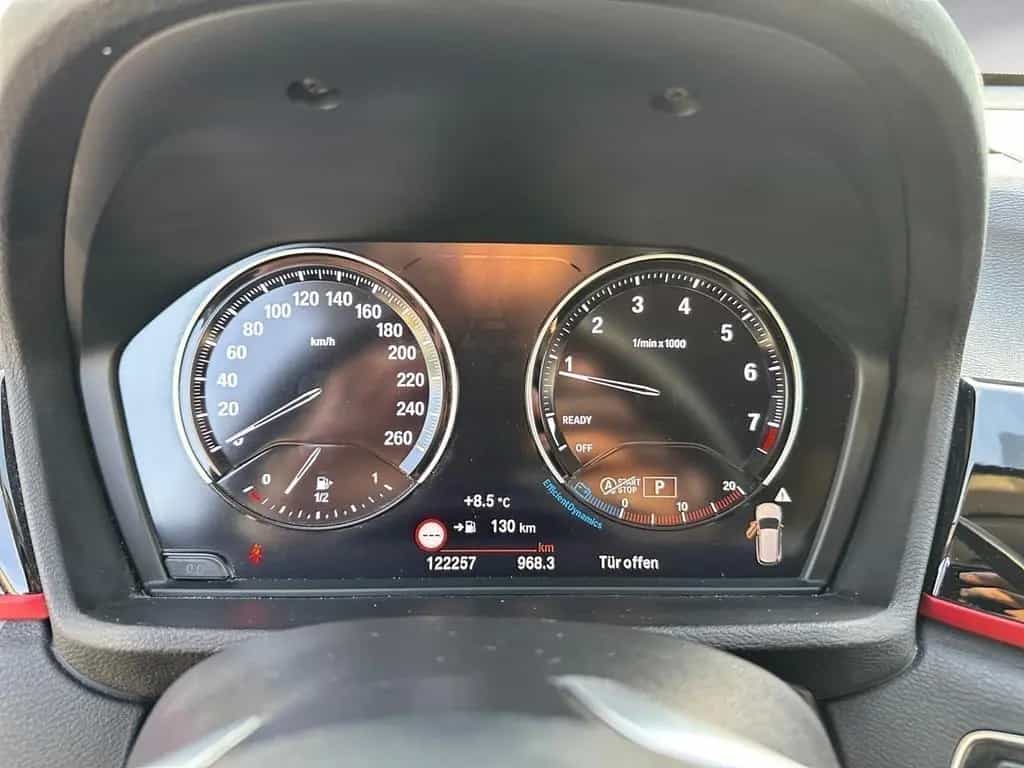 BMW X1 xDrive20i Sport Line Navi Aut. PDC Sitzheizun 04/2018-photo-9